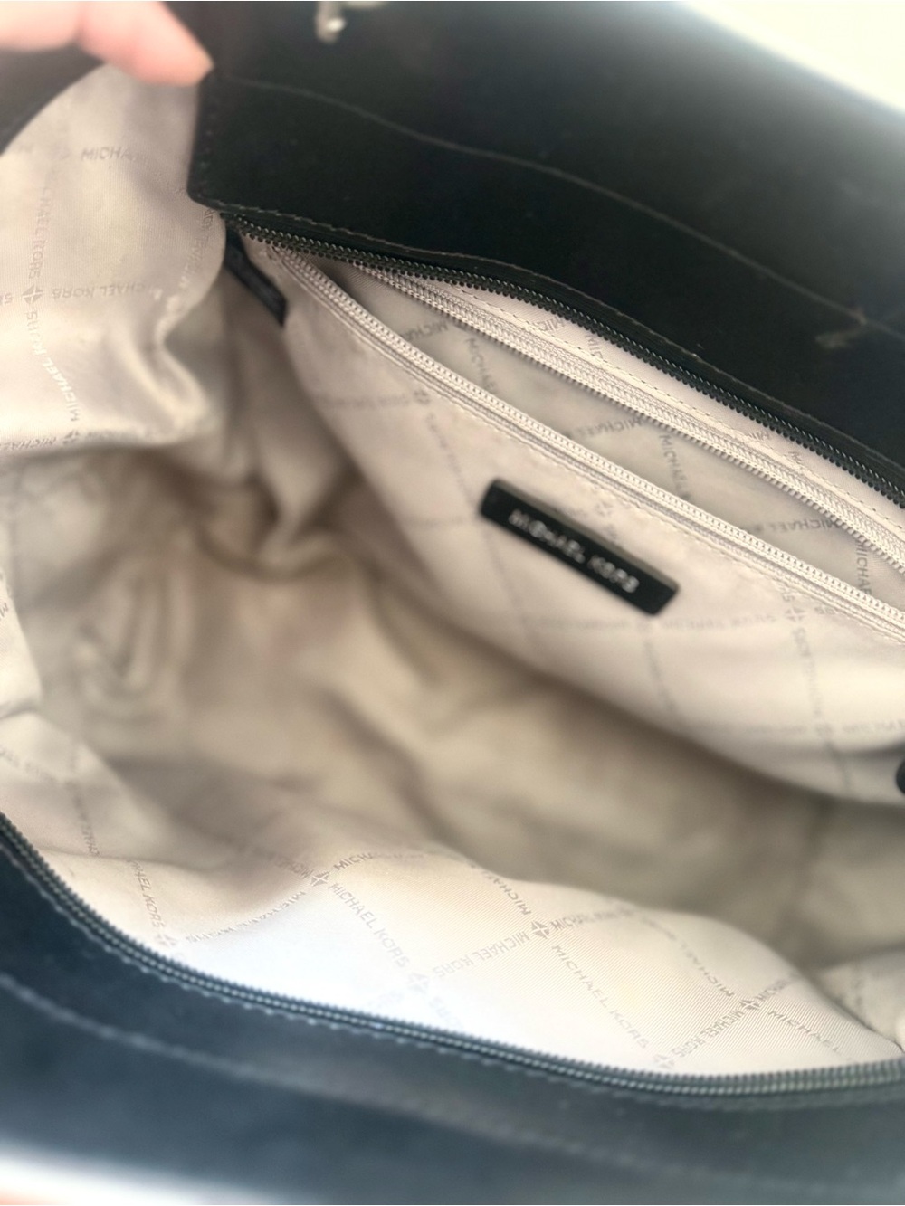 Michael Kors Cream and Black Logo Tote Bag - Picture 7 of 9